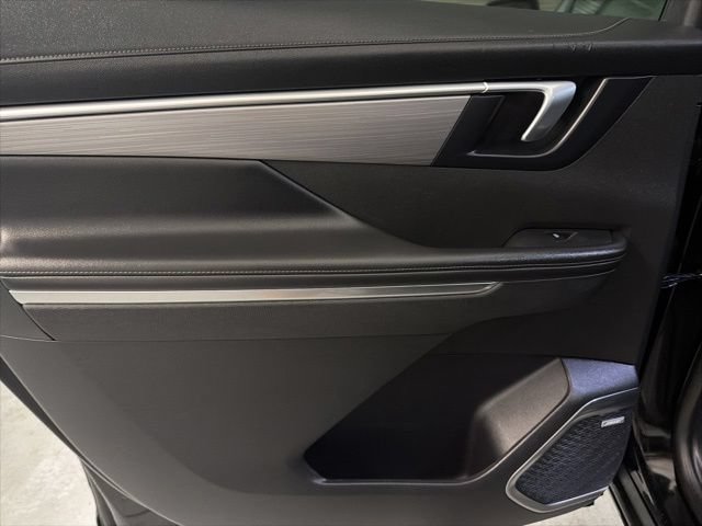 Used 2025 Buick Enclave Preferred AWD/4WD image 13
