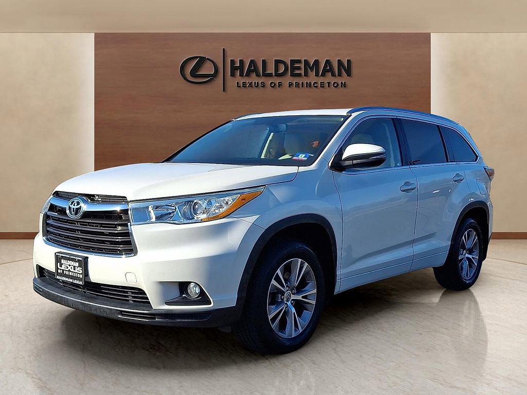 Used 2014 Toyota Highlander XLE image 3