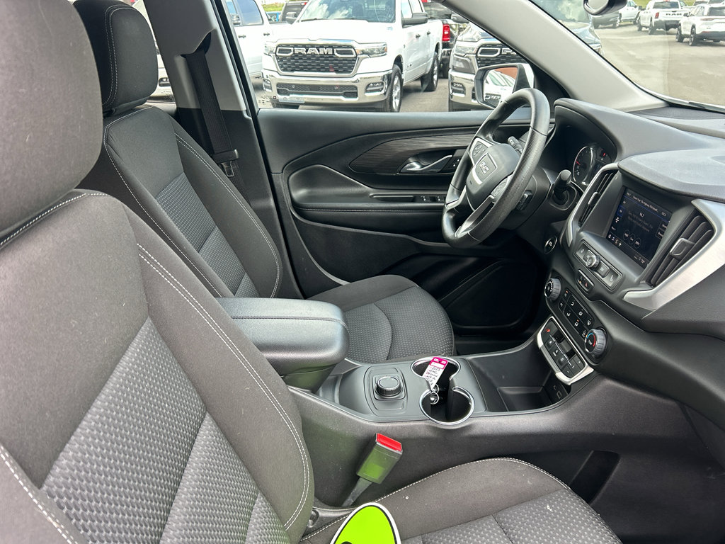 Used 2023 GMC Terrain SLE image 13