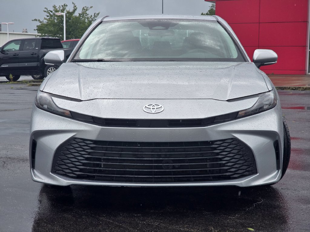 Used 2025 Toyota Camry LE FWD image 10