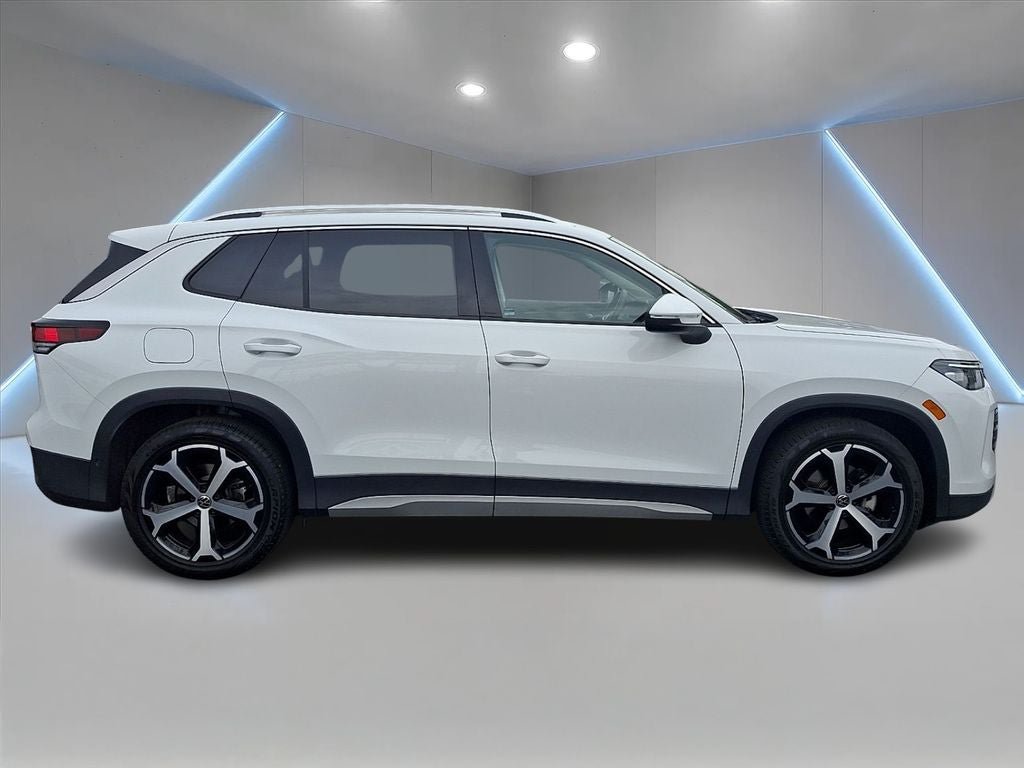 Used 2026 Volkswagen Tiguan SE FWD image 7