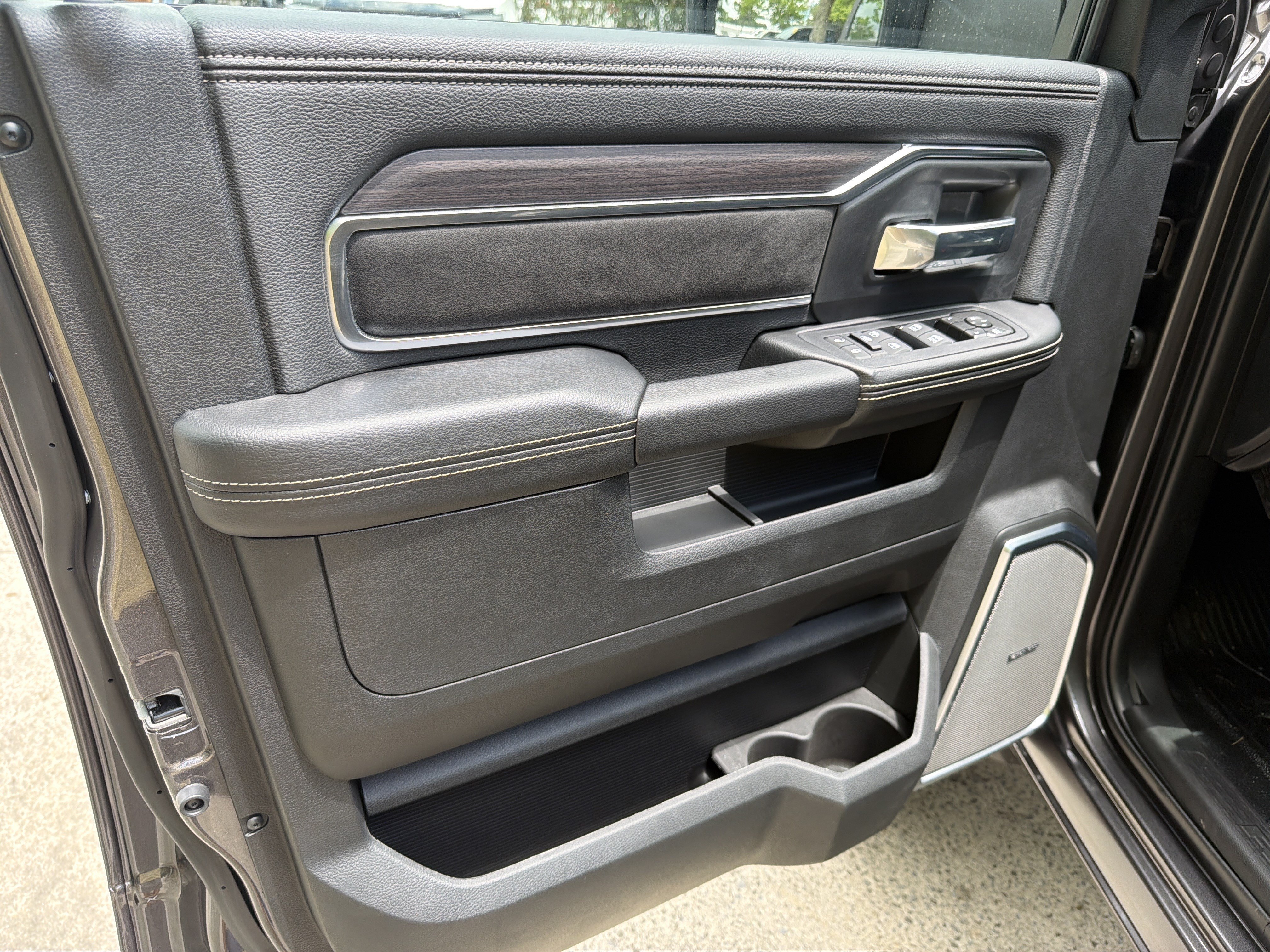 New 2026 RAM 5500 4x4 Crew Cab w/ Laramie Trim Package image 10