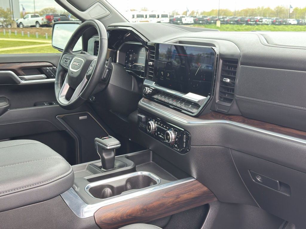 Used 2024 GMC Sierra 1500 SLT w/ SLT Premium Plus Package AWD/4WD image 29