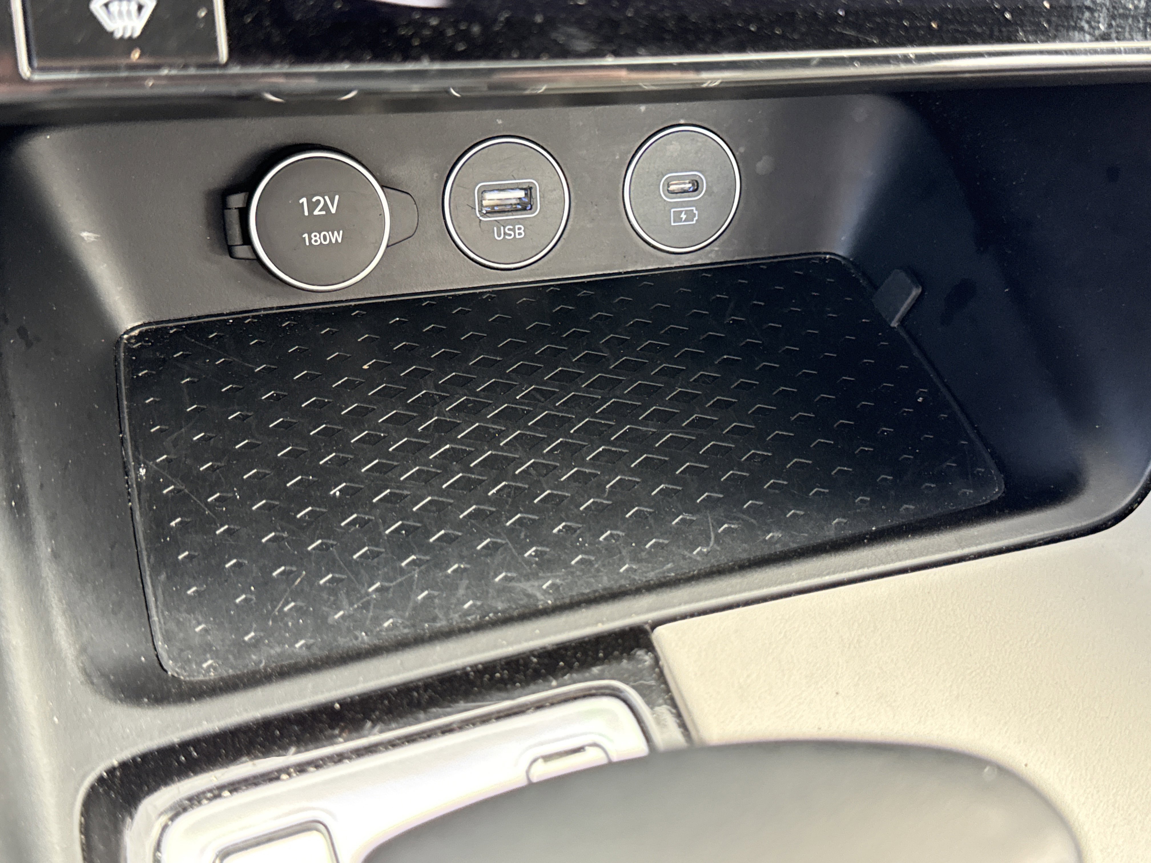 Used 2024 Genesis G70 2.5T image 21
