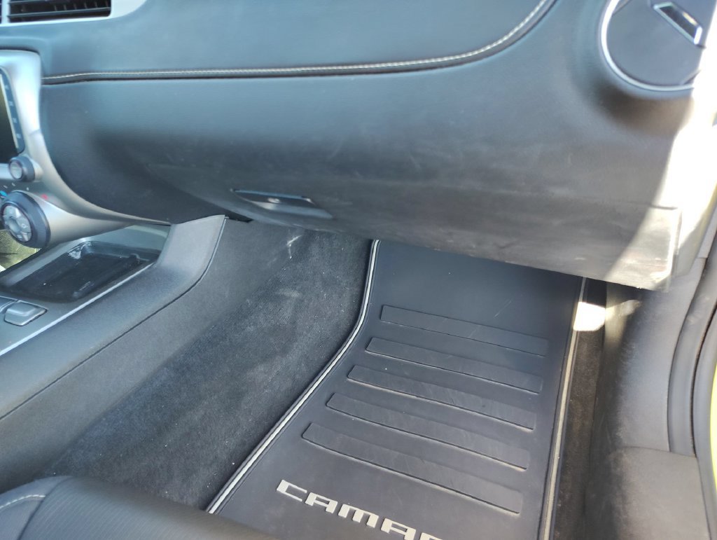 Used 2015 Chevrolet Camaro SS RWD image 28