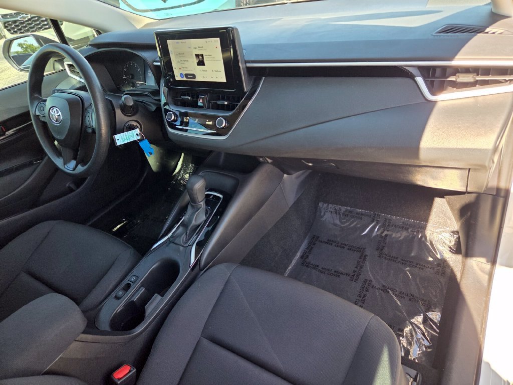 Used 2024 Toyota Corolla LE FWD image 17