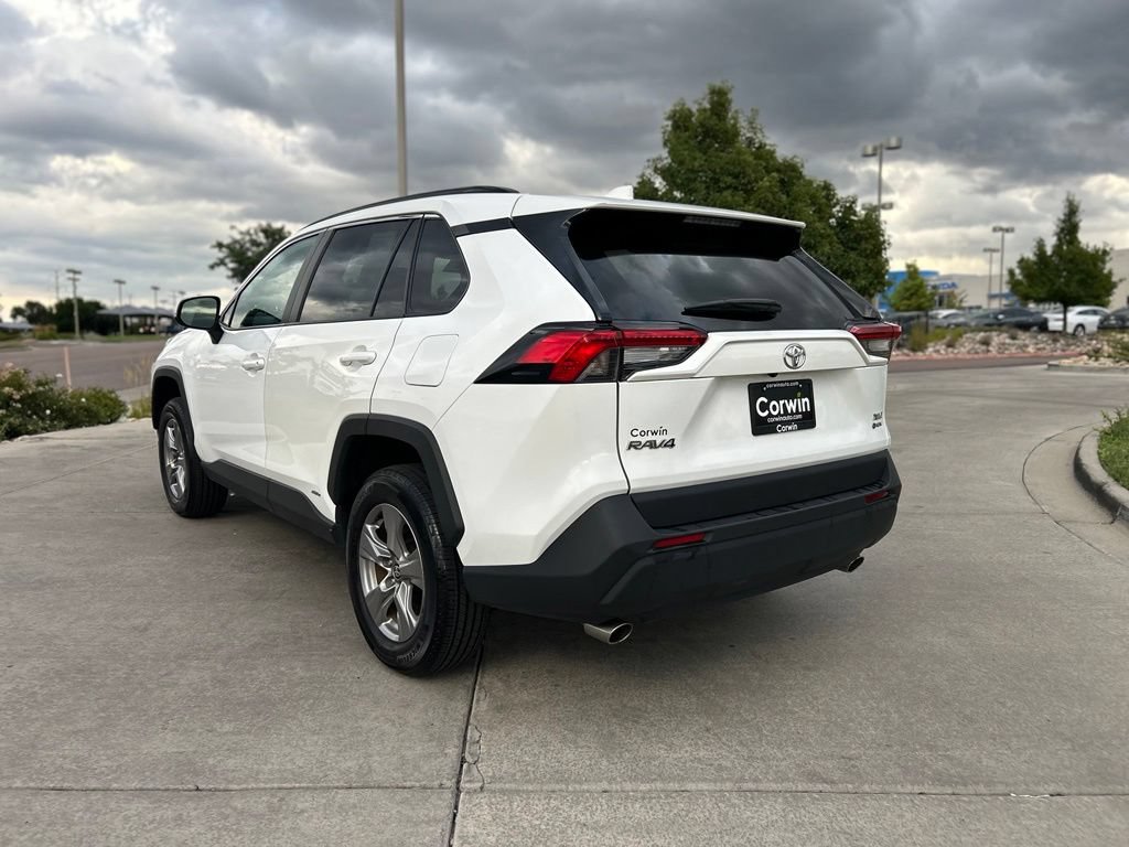 Used 2025 Toyota RAV4 XLE AWD/4WD image 5