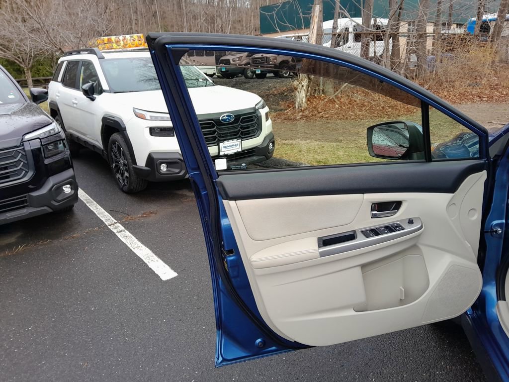 Used 2015 Subaru Crosstrek 2.0i Premium w/ Moonroof Package image 11