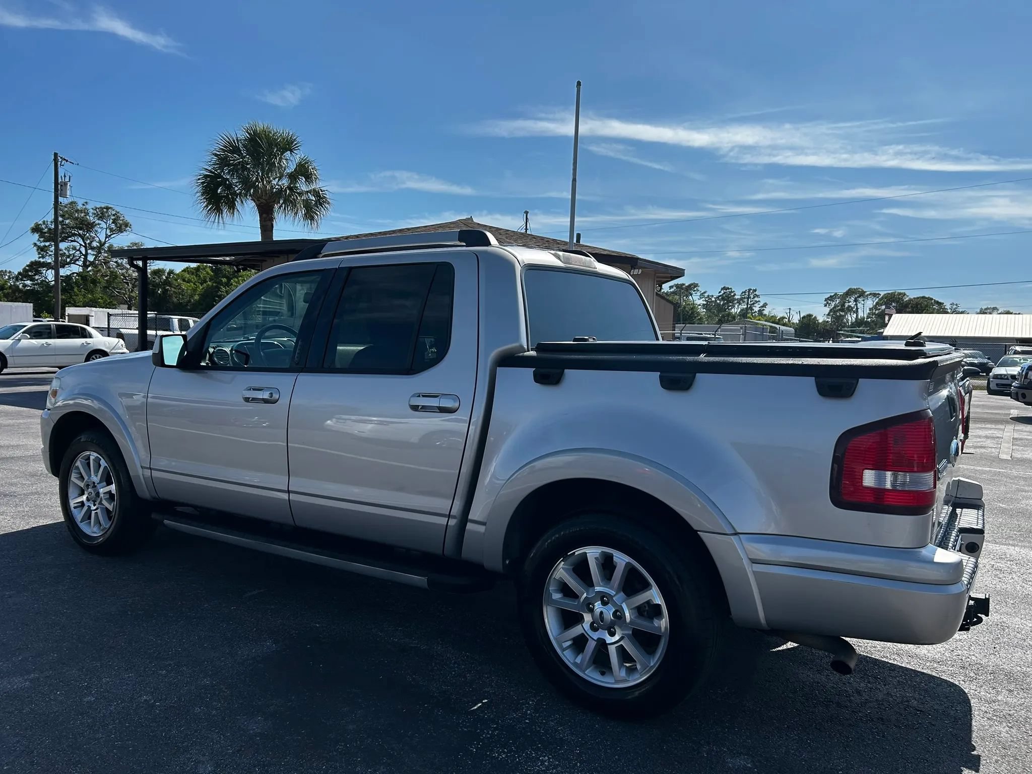 Used 2007 Ford Explorer Sport Trac Limited AWD/4WD image 13