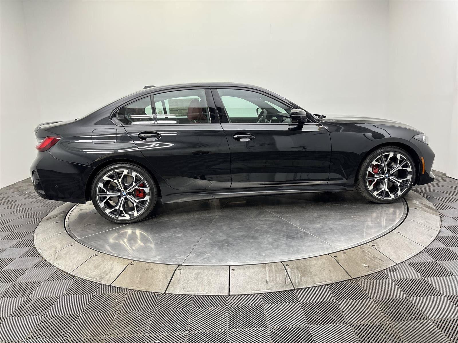 New 2026 BMW 330i xDrive Sedan w/ M Sport Package AWD/4WD image 17
