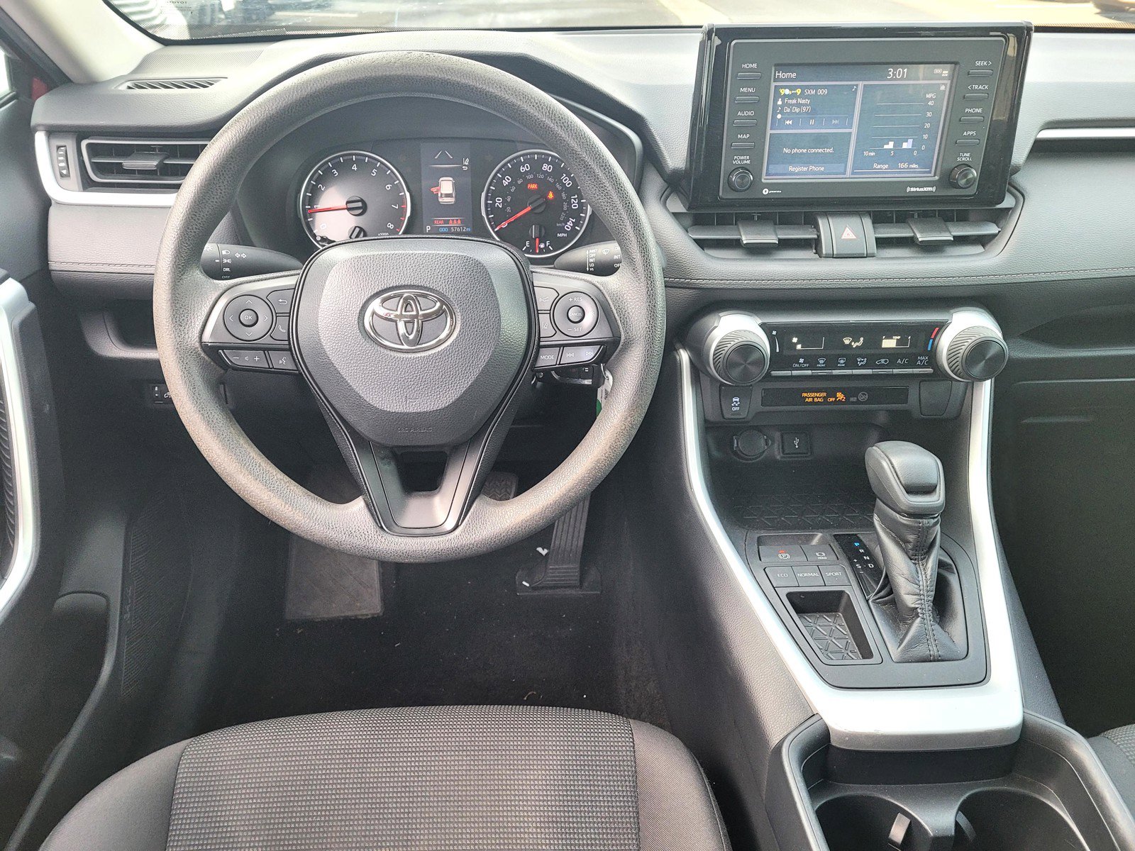 Used 2020 Toyota RAV4 LE image 13