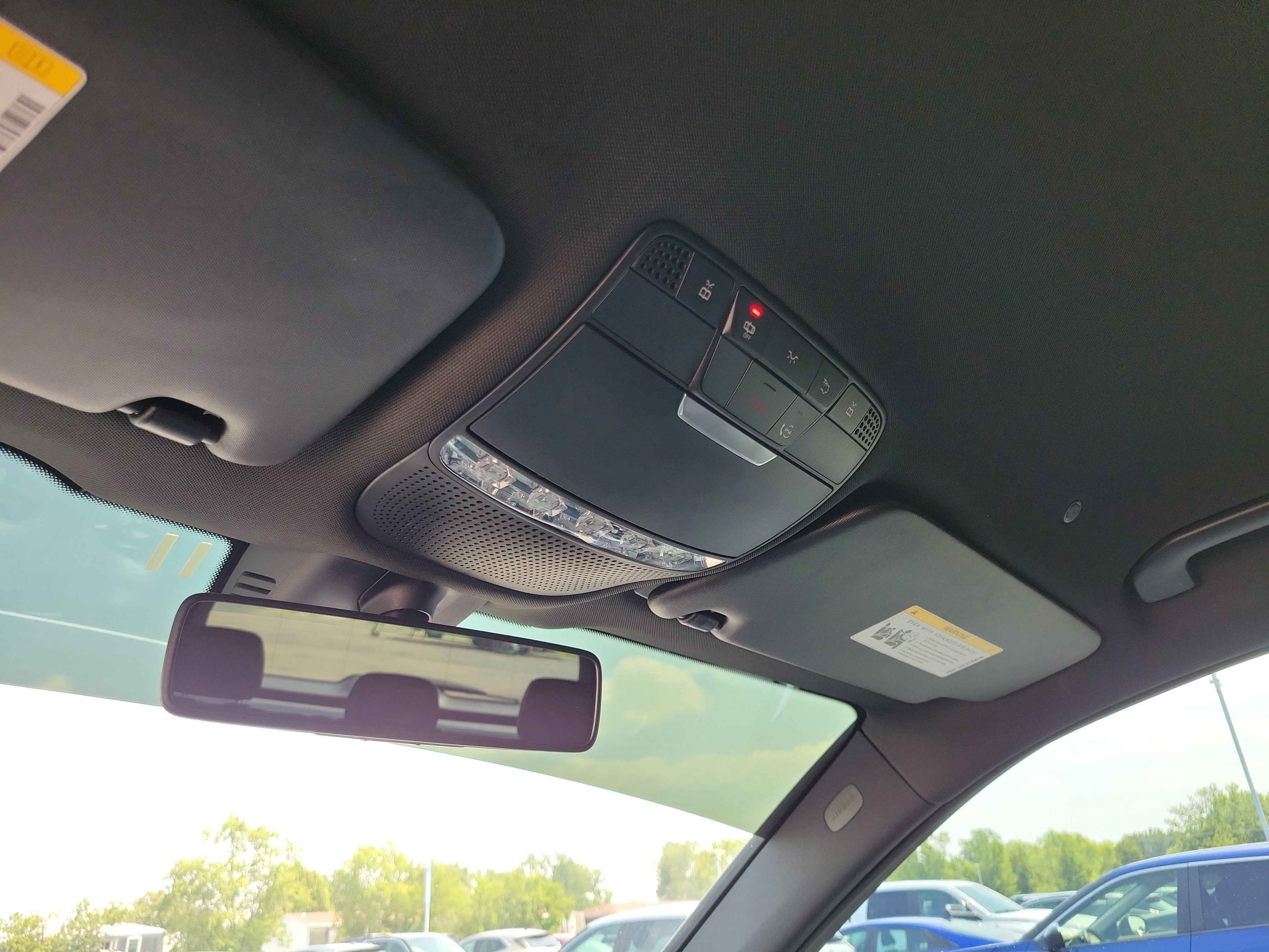 Used 2020 Mercedes-Benz GLC 300 w/ Premium Package image 30