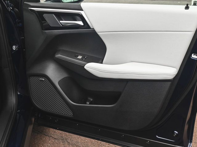 New 2025 Mitsubishi Outlander SE image 11