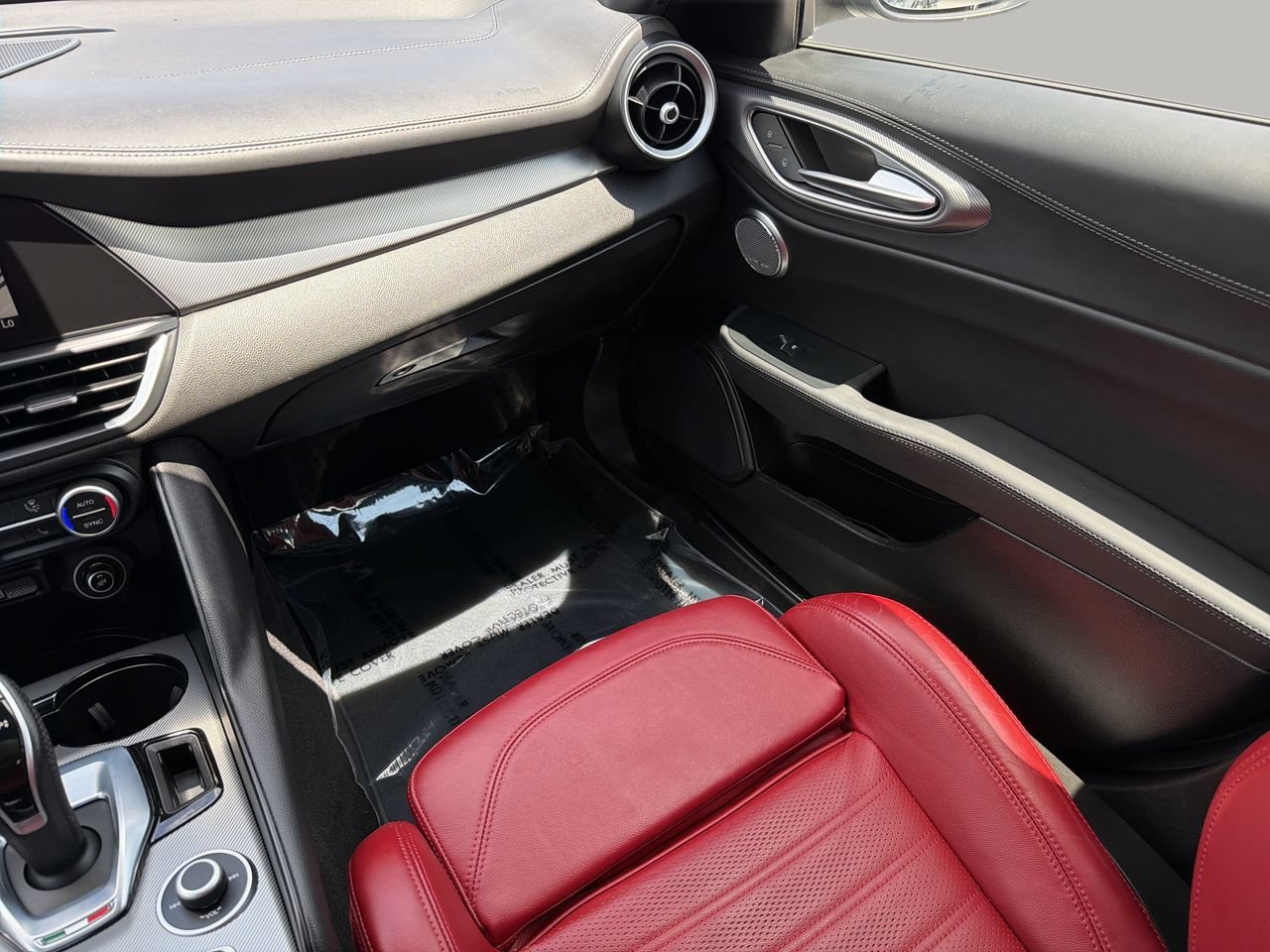 Used 2024 Alfa Romeo Giulia Veloce RWD image 15