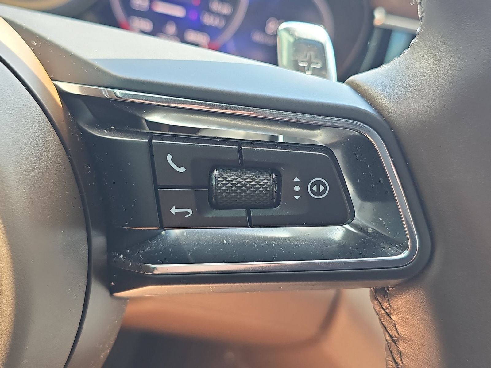 Certified 2023 Porsche Panamera 4 AWD/4WD image 18