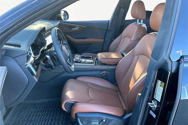 Used 2025 Audi Q8 Prestige w/ Prestige Package image 26