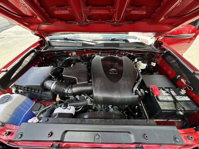 Used 2022 Toyota Tacoma TRD Sport w/ Technology Package AWD/4WD image 29