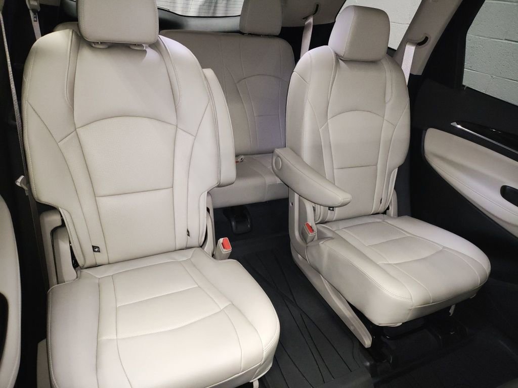 Used 2020 Buick Enclave Premium w/ Sun and Sites Package image 11