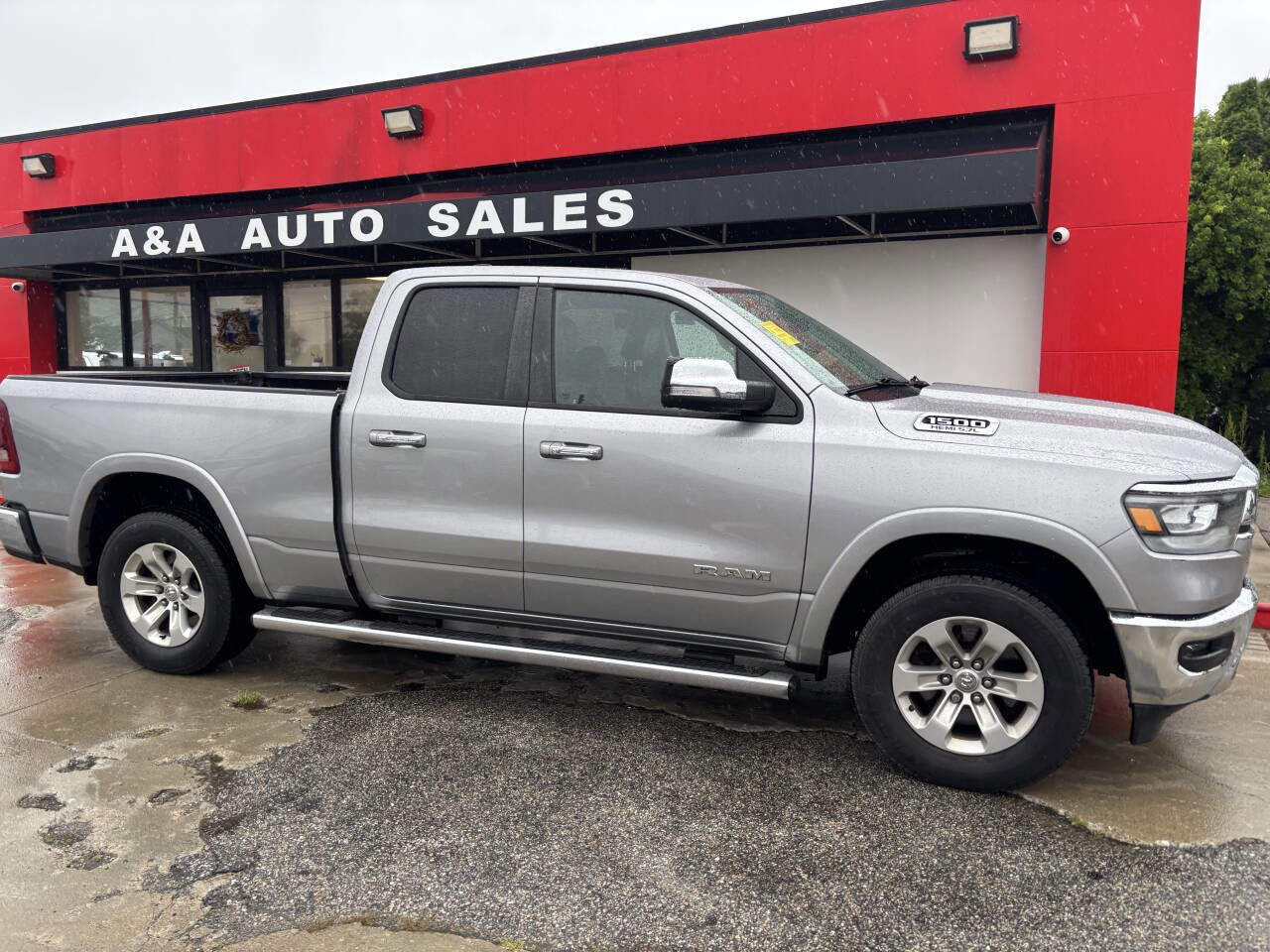 Used 2019 RAM 1500 Laramie image 5