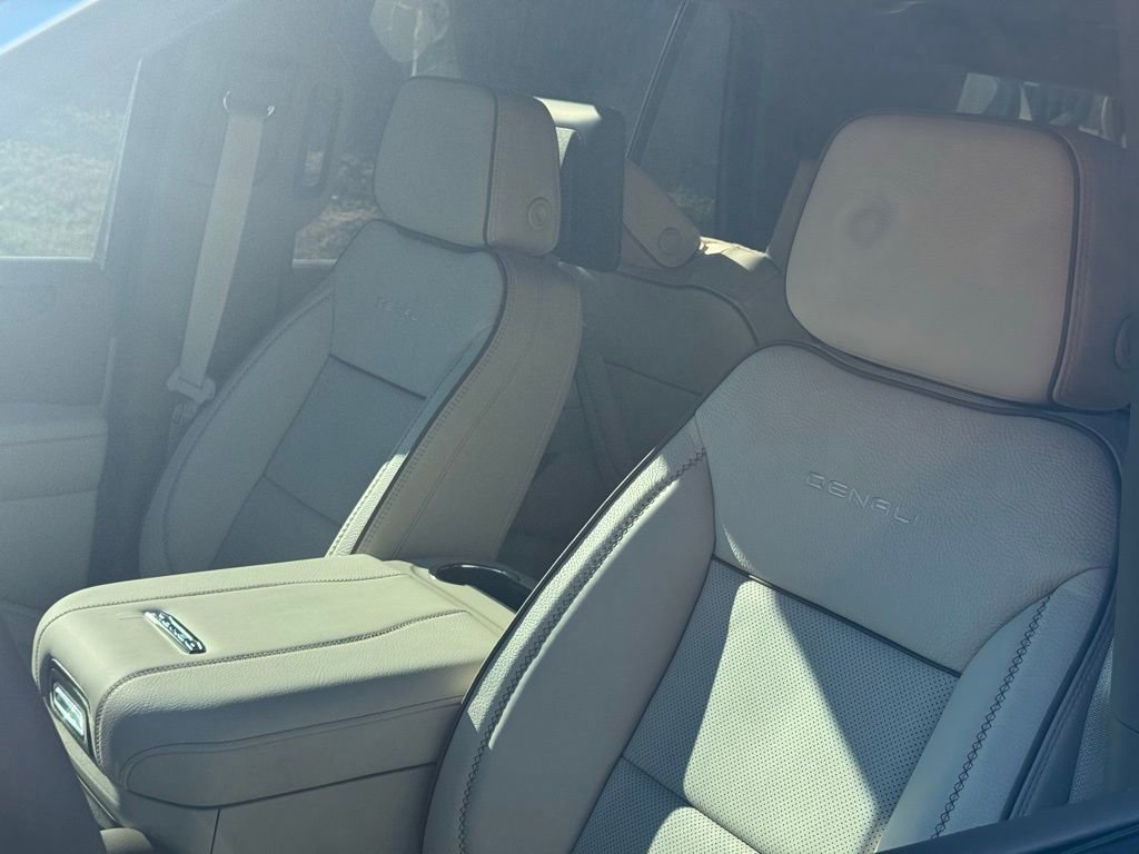 New 2026 GMC Yukon Denali w/ Denali Reserve Package image 18