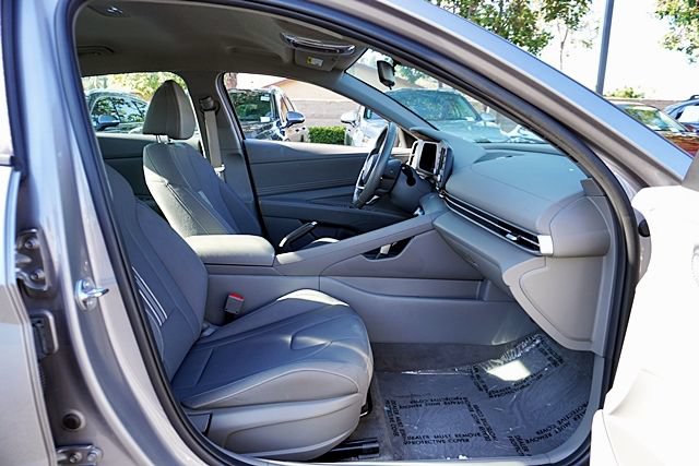 Used 2025 Hyundai Elantra Sport FWD image 11