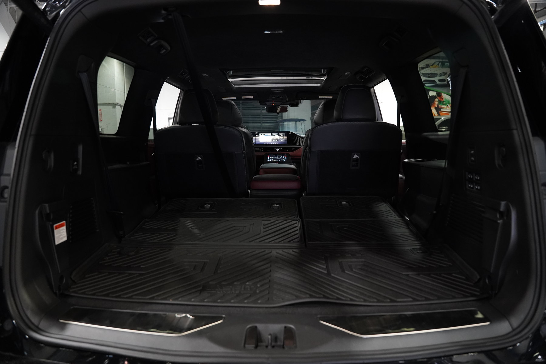 Used 2025 INFINITI QX80 Autograph AWD/4WD image 30