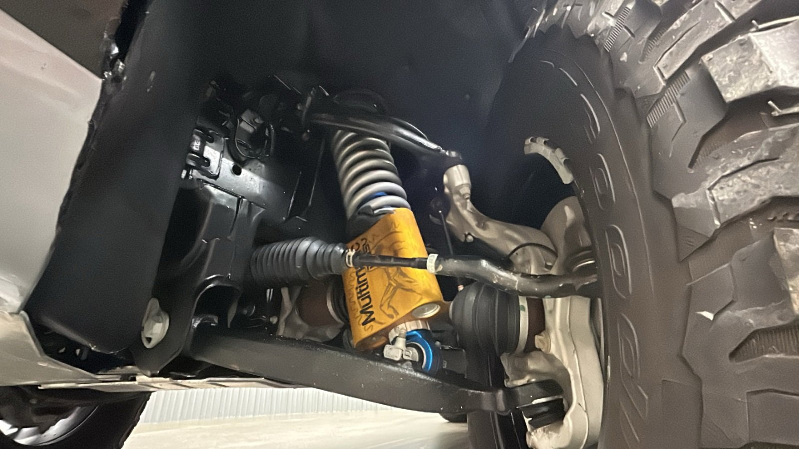 Used 2024 GMC Canyon AT4X image 16