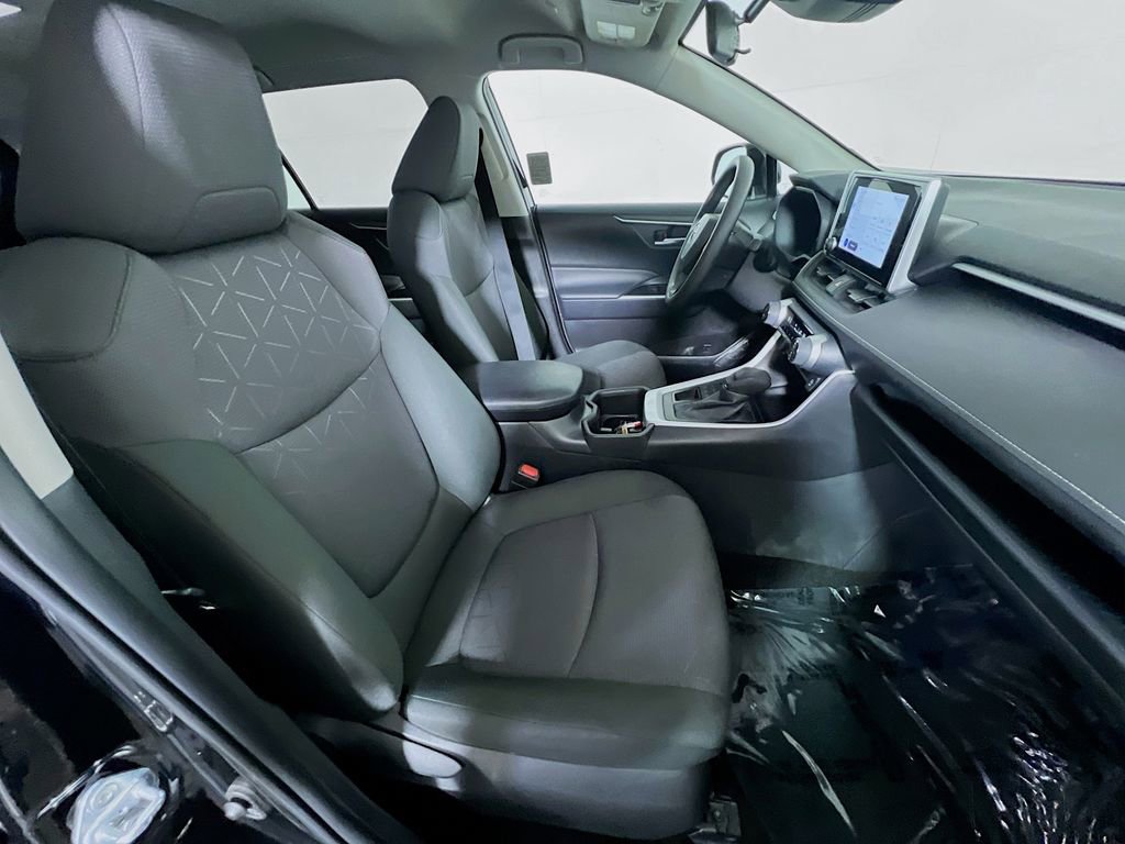 Certified 2025 Toyota RAV4 XLE AWD/4WD image 25