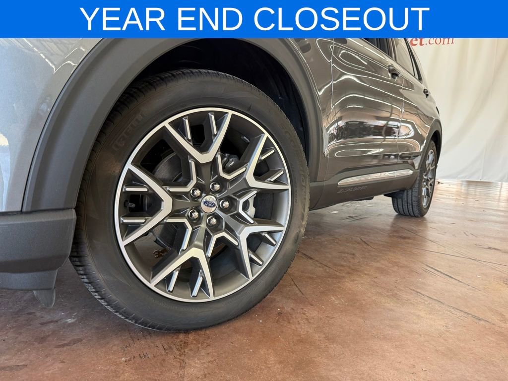 New 2025 Ford Explorer Platinum w/ Ultimate Package image 24