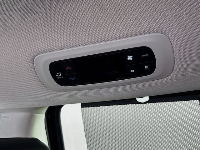 Used 2024 Chrysler Pacifica Touring-L FWD image 24