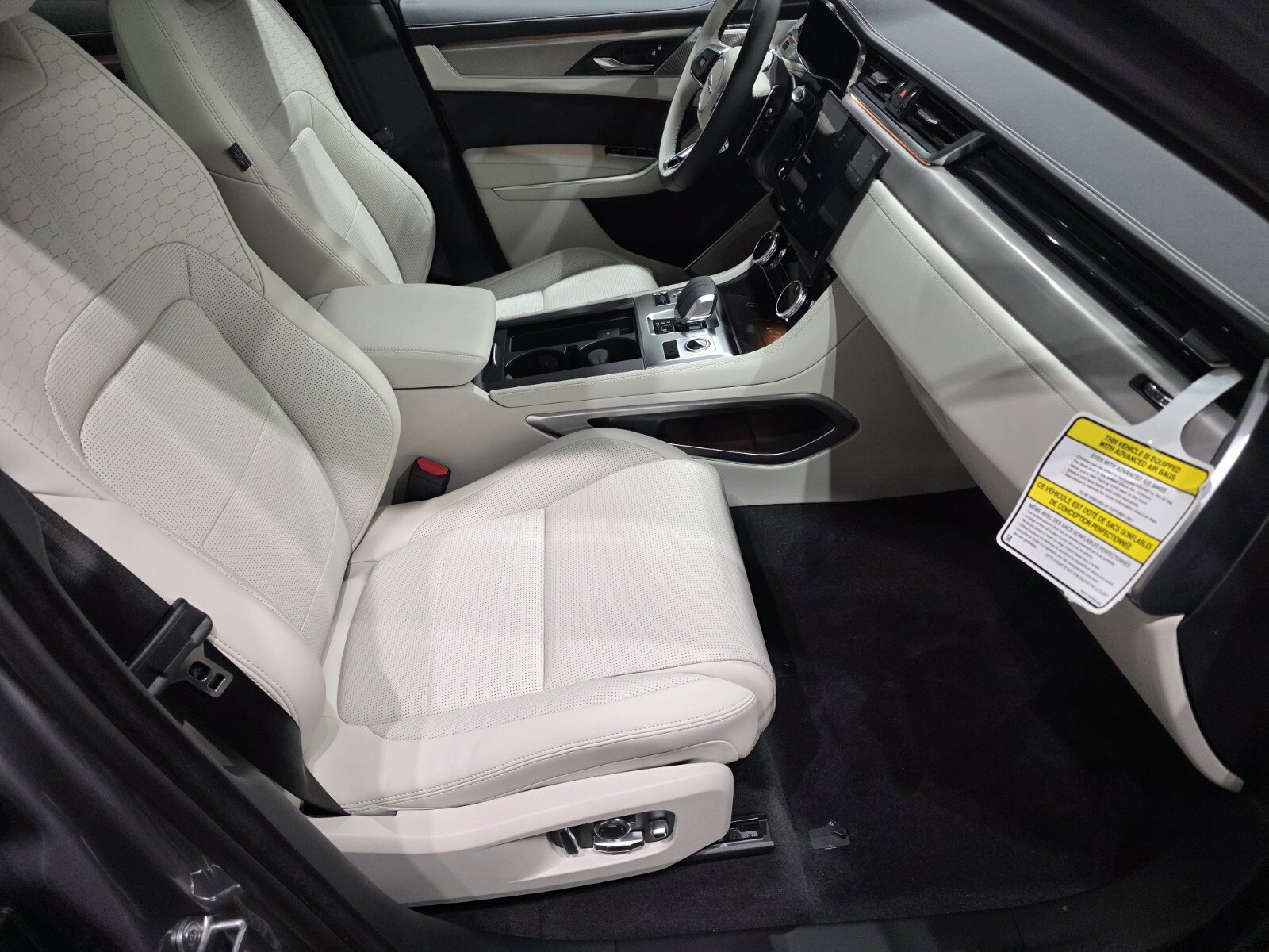 New 2026 Jaguar F-PACE R-Dynamic S AWD/4WD image 19