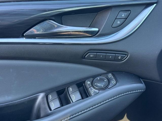 Used 2024 Buick Enclave Premium AWD/4WD image 29