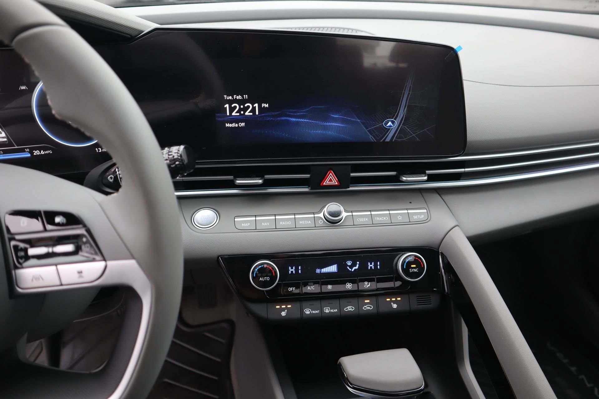 Certified 2025 Hyundai Elantra SEL image 13