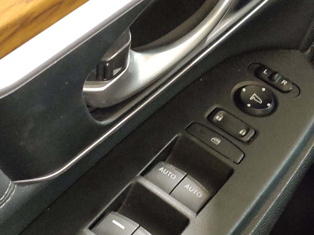 Used 2017 Honda CR-V EX-L image 27