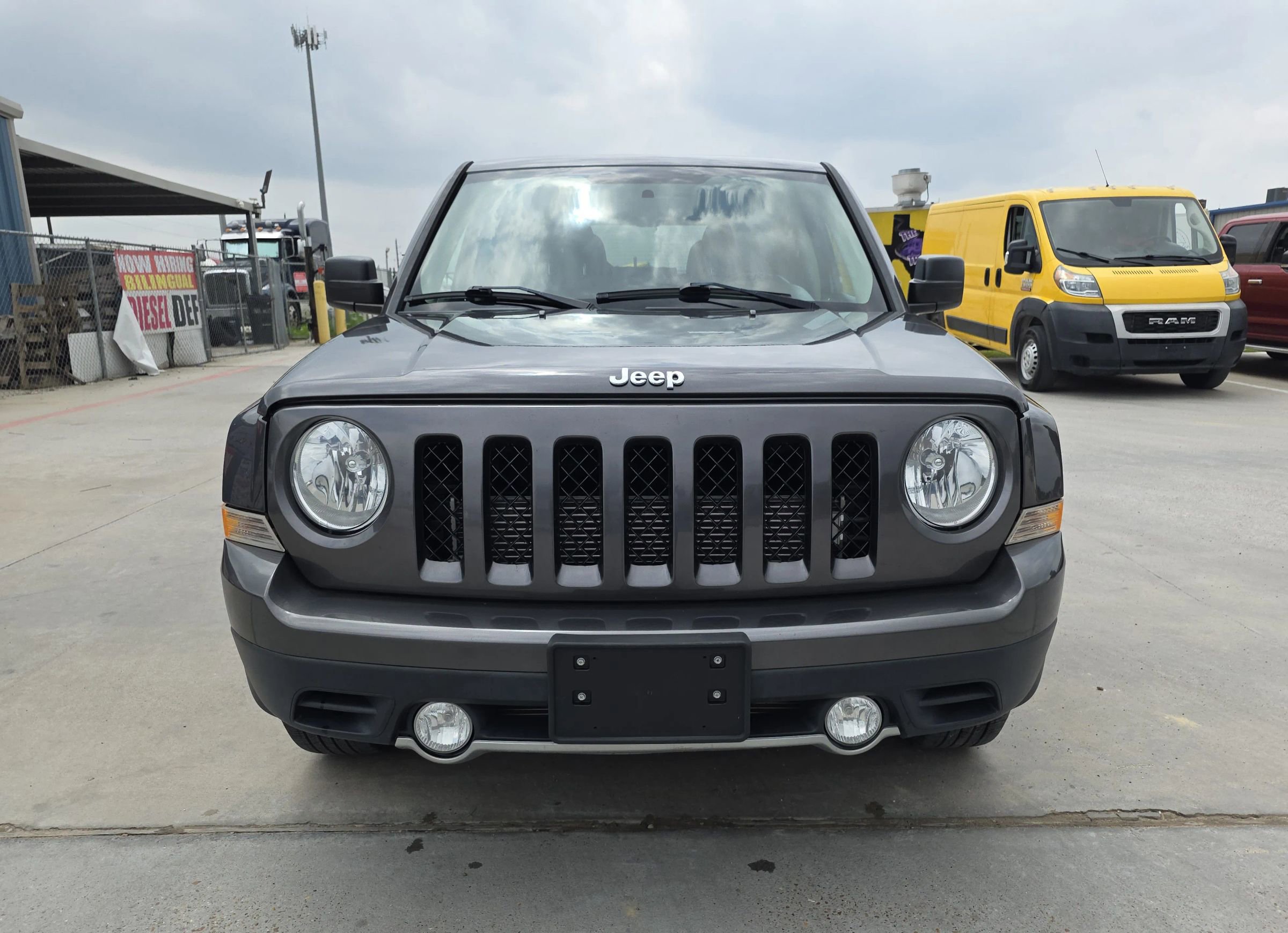 Used 2017 Jeep Patriot High Altitude AWD/4WD image 5
