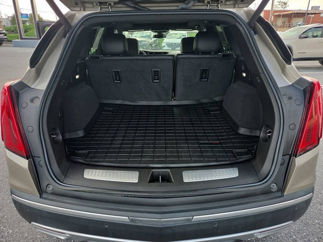 Certified 2022 Cadillac XT5 Premium Luxury AWD/4WD image 9