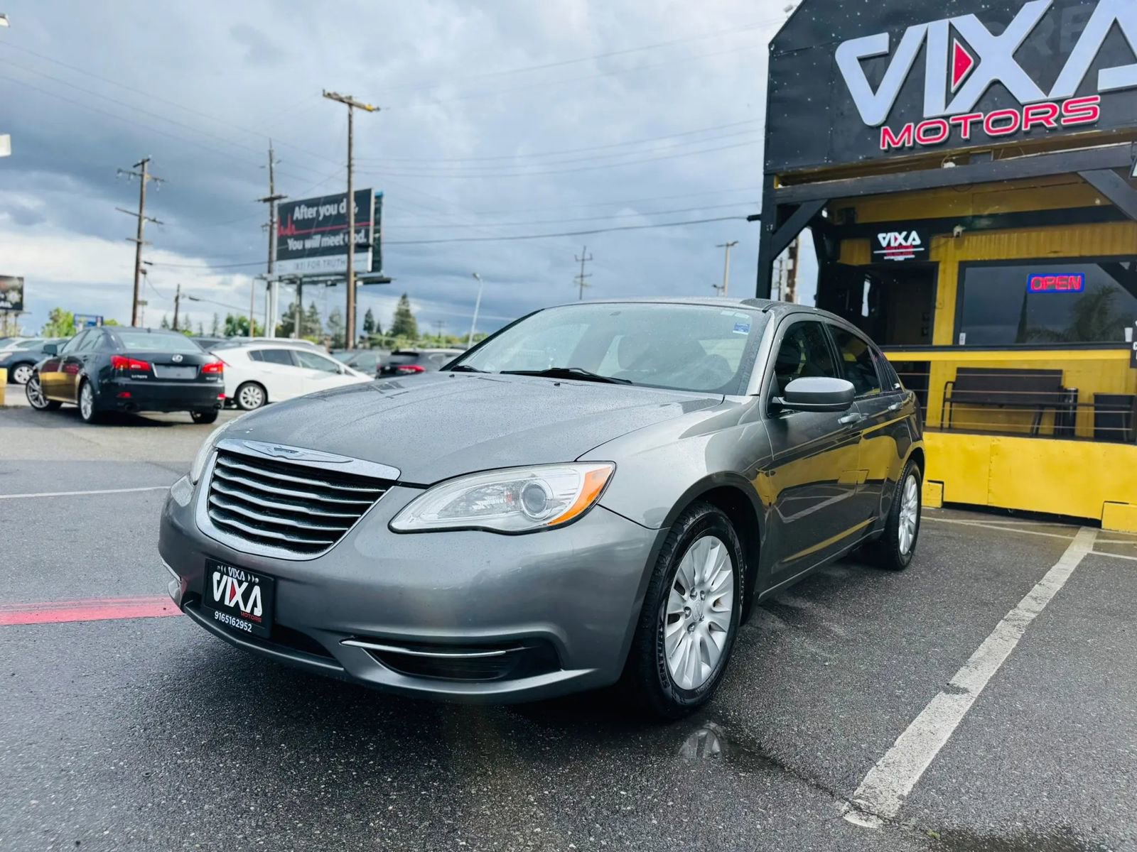 Used 2012 Chrysler 200 LX FWD image 1