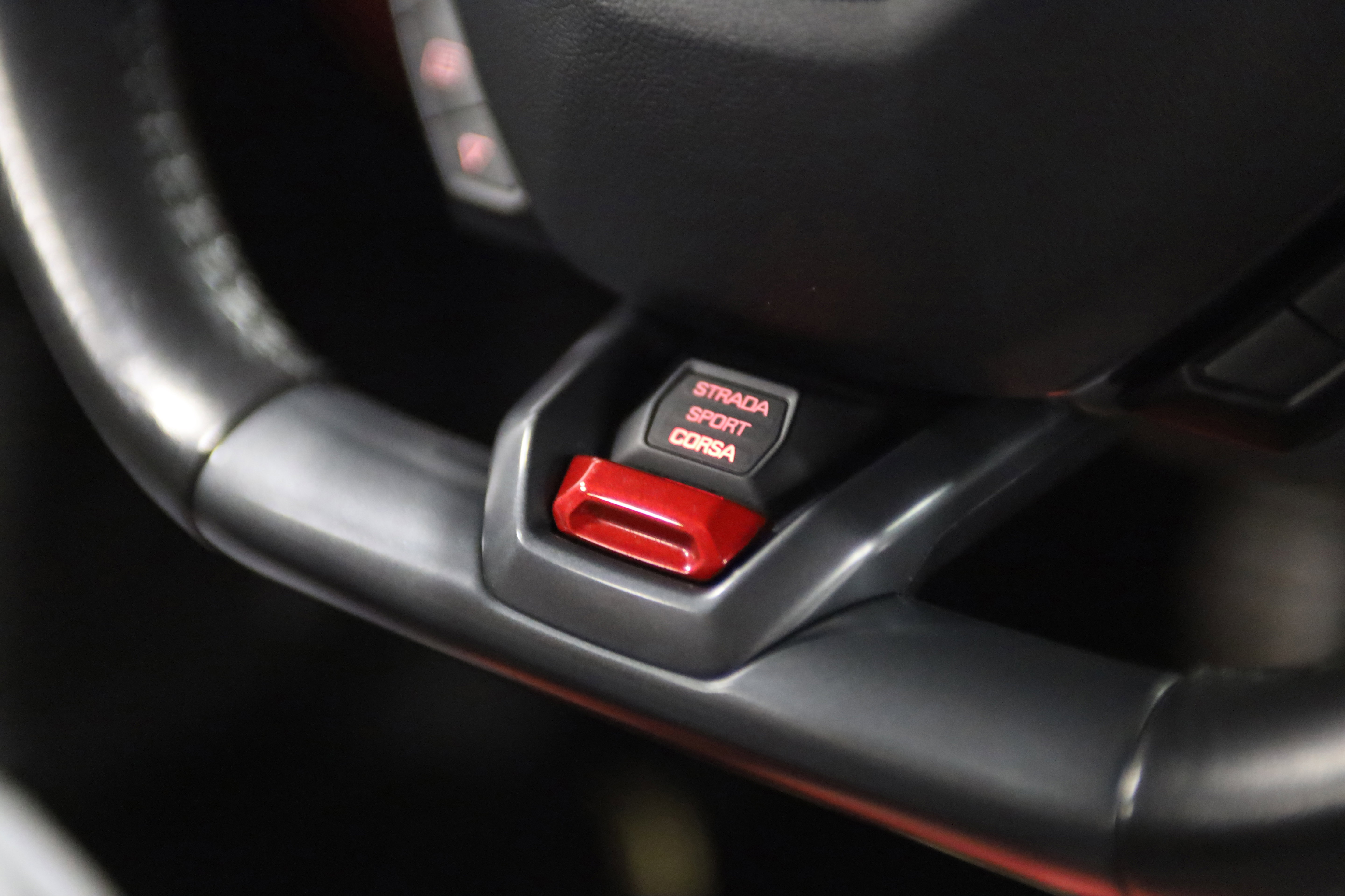 Used 2015 Lamborghini Huracan LP 610-4 image 23