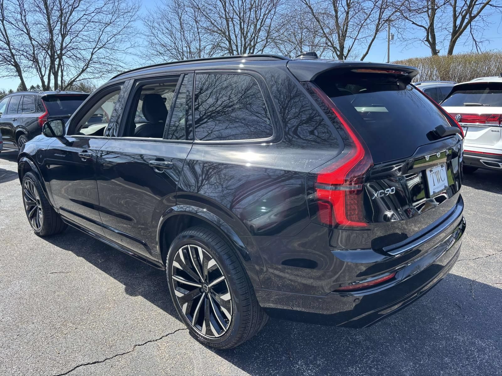 New 2026 Volvo XC90 T8 Ultra w/ Protection Package Premier AWD/4WD image 7