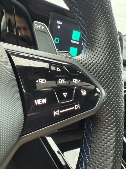 Used 2024 Volkswagen Golf R image 28