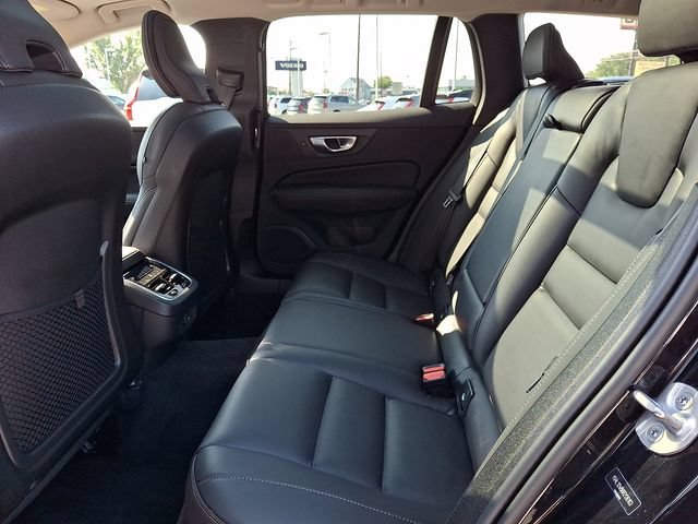 Certified 2024 Volvo V60 B5 Cross Country Ultimate w/ Protection Package Premier AWD/4WD image 10