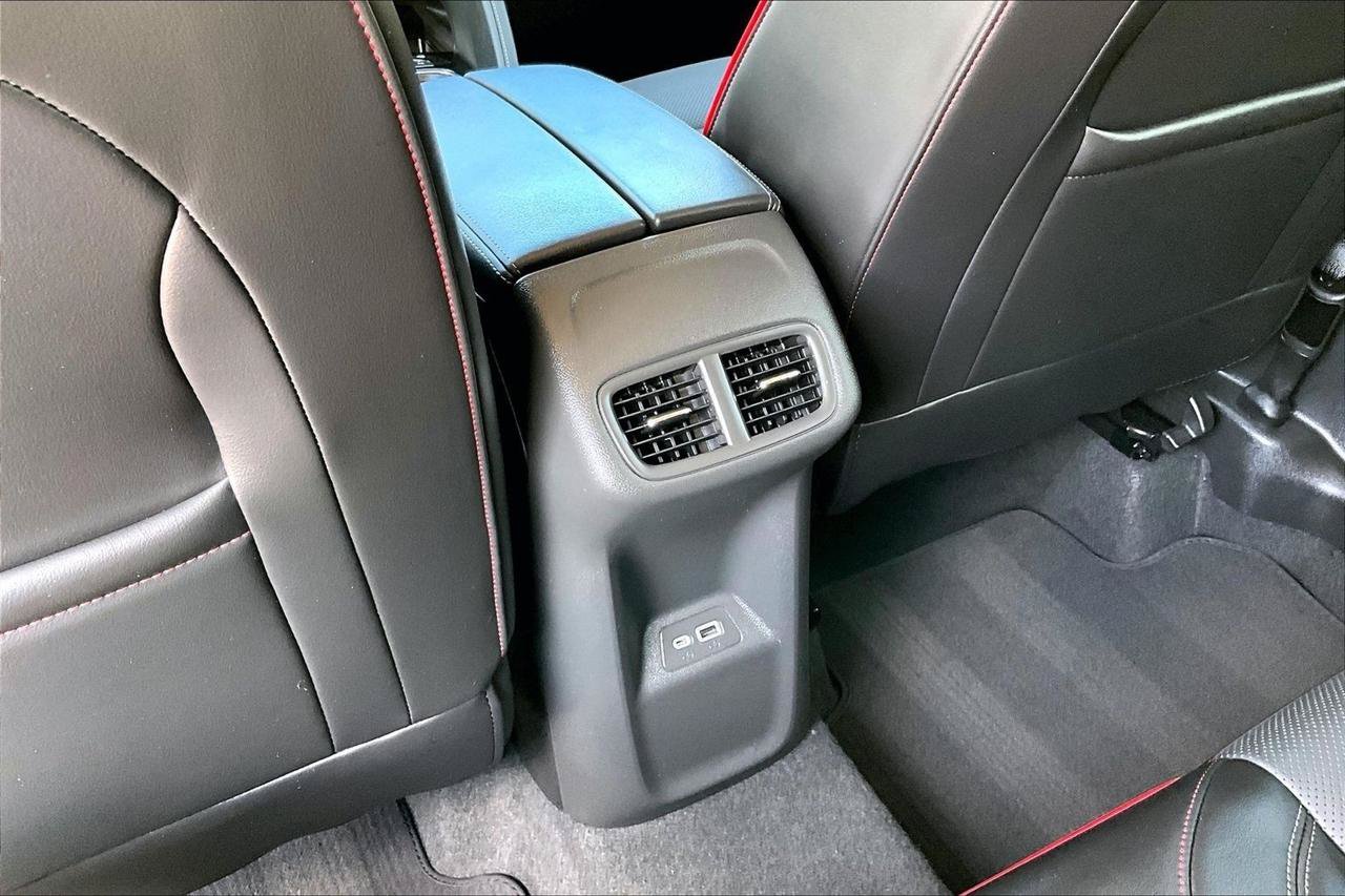 Used 2023 Buick Envision Essence w/ Sport Touring Package AWD/4WD image 10