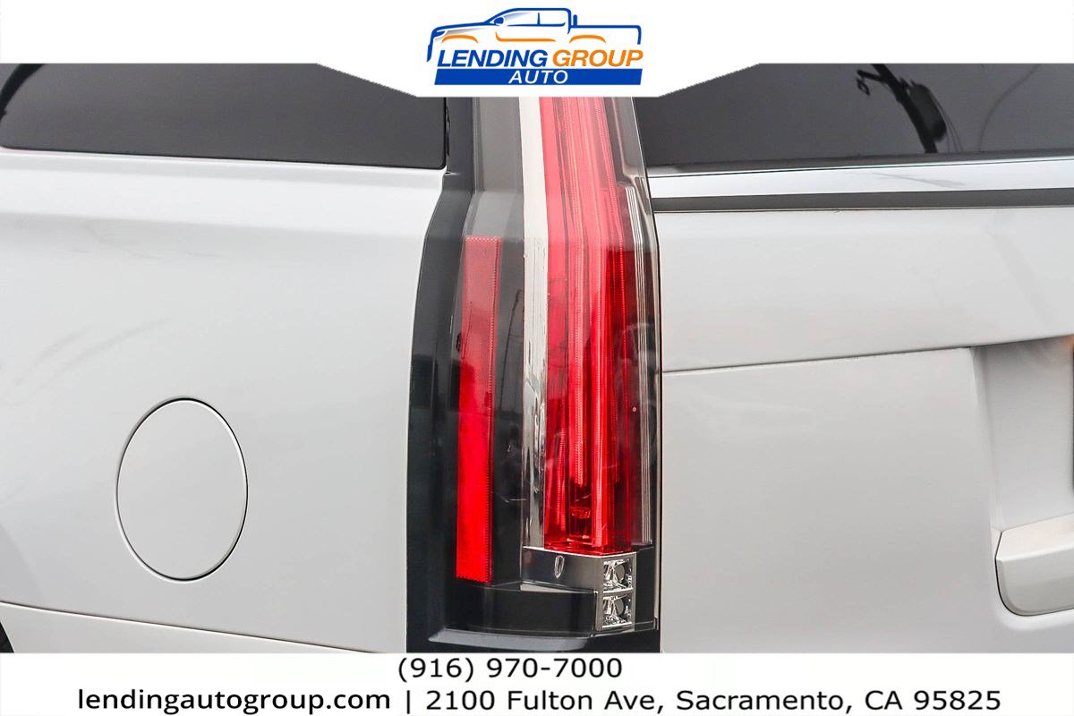 Used 2019 Cadillac Escalade Premium Luxury image 8