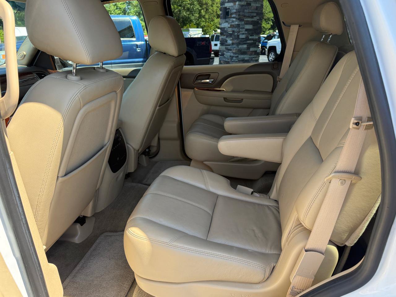 Used 2010 Chevrolet Tahoe LT w/ Luxury Package RWD image 11