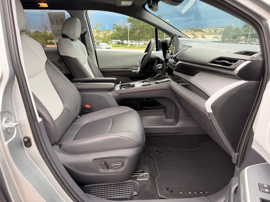 Used 2023 Toyota Sienna XSE w/ XSE Plus Package AWD/4WD image 32