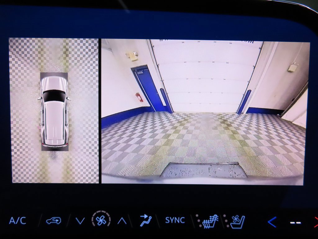 Used 2025 Chevrolet Tahoe High Country image 16