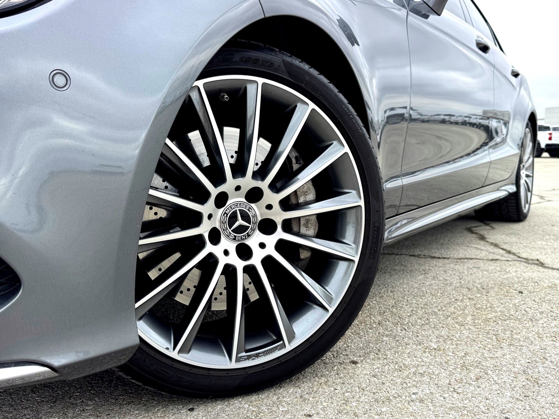 Used 2017 Mercedes-Benz CLS 550 4MATIC image 2