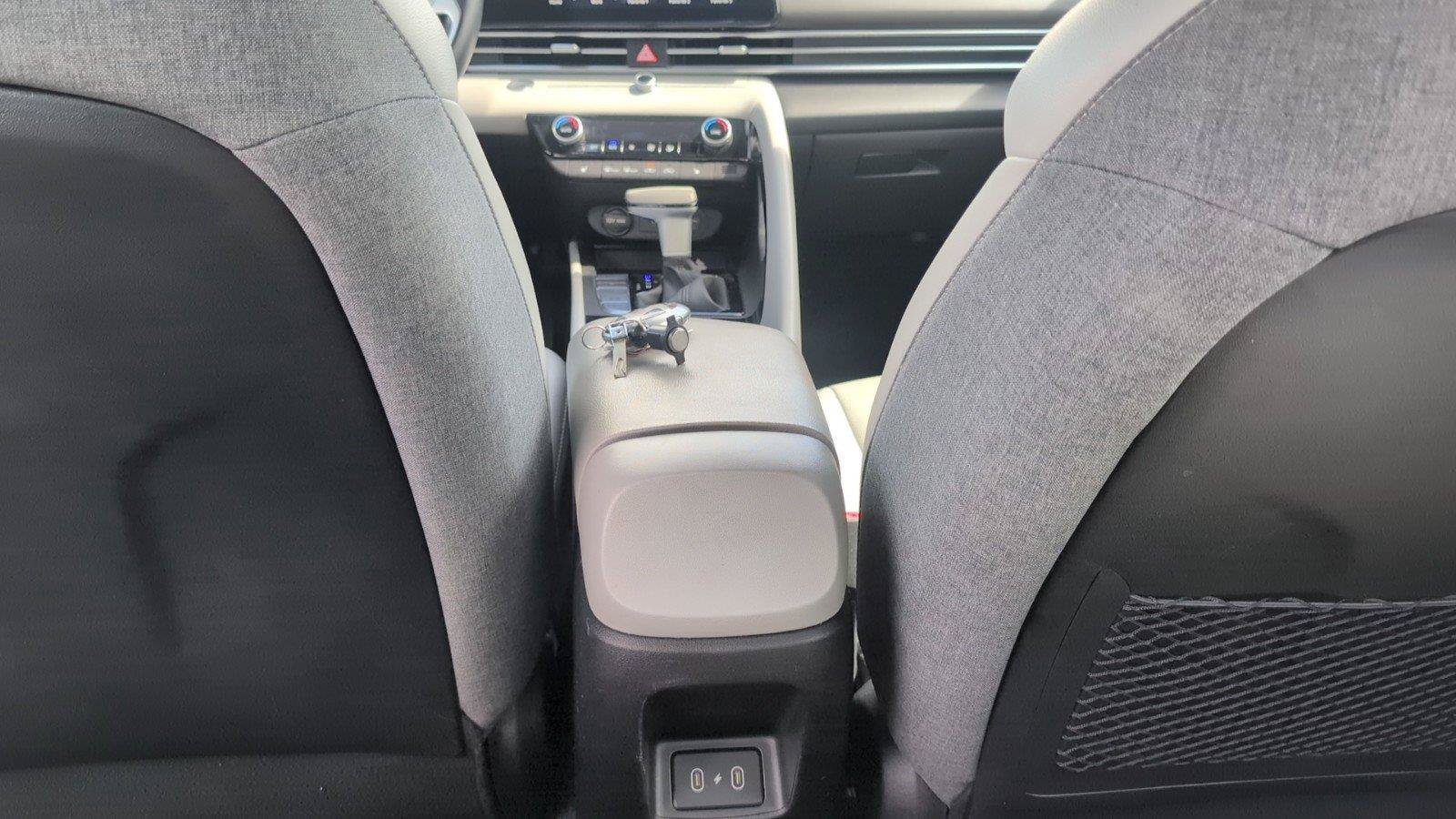 Used 2024 Hyundai Elantra Limited FWD image 35