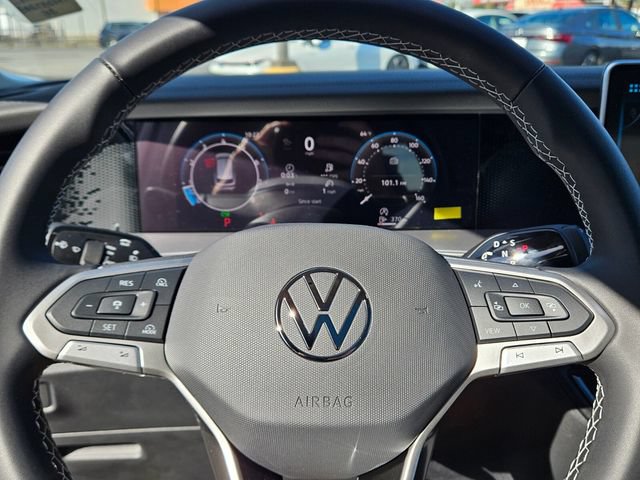 New 2026 Volkswagen Tiguan SE FWD image 23