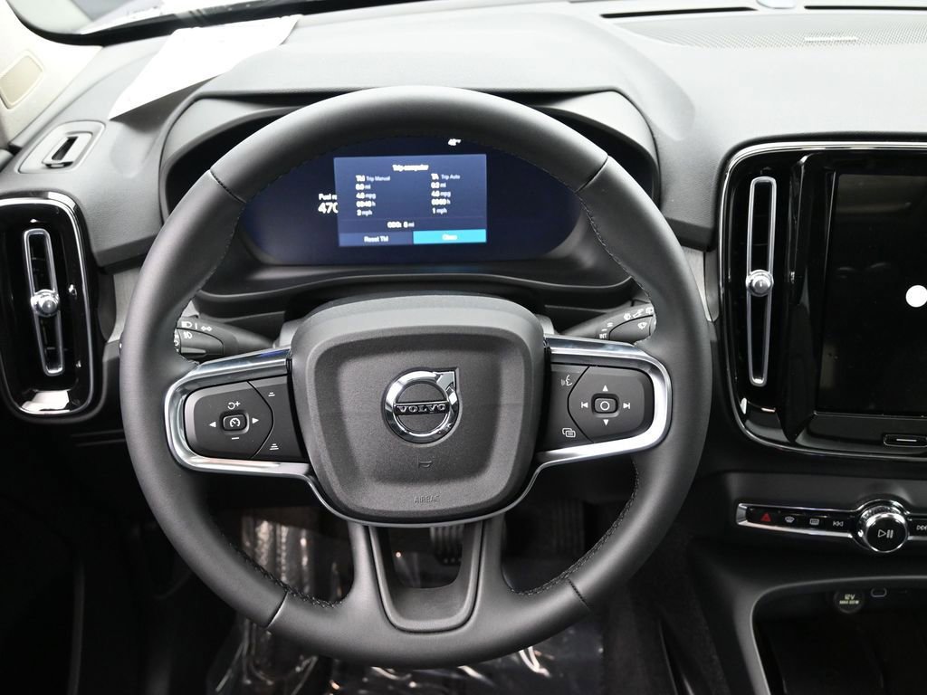New 2026 Volvo XC40 B5 Ultra w/ Protection Package Premier AWD/4WD image 17